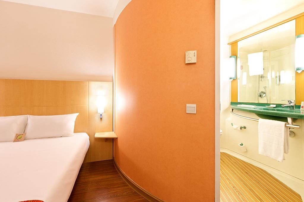Ibis Ningbo Qianhu Plaza Hotel Eksteriør billede