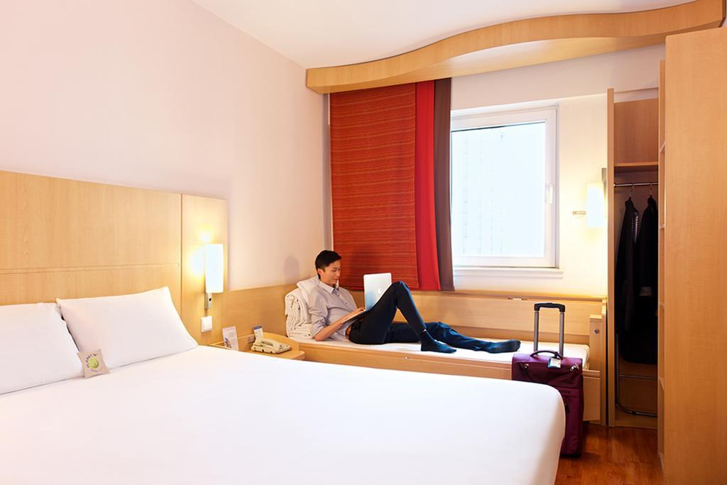 Ibis Ningbo Qianhu Plaza Hotel Eksteriør billede