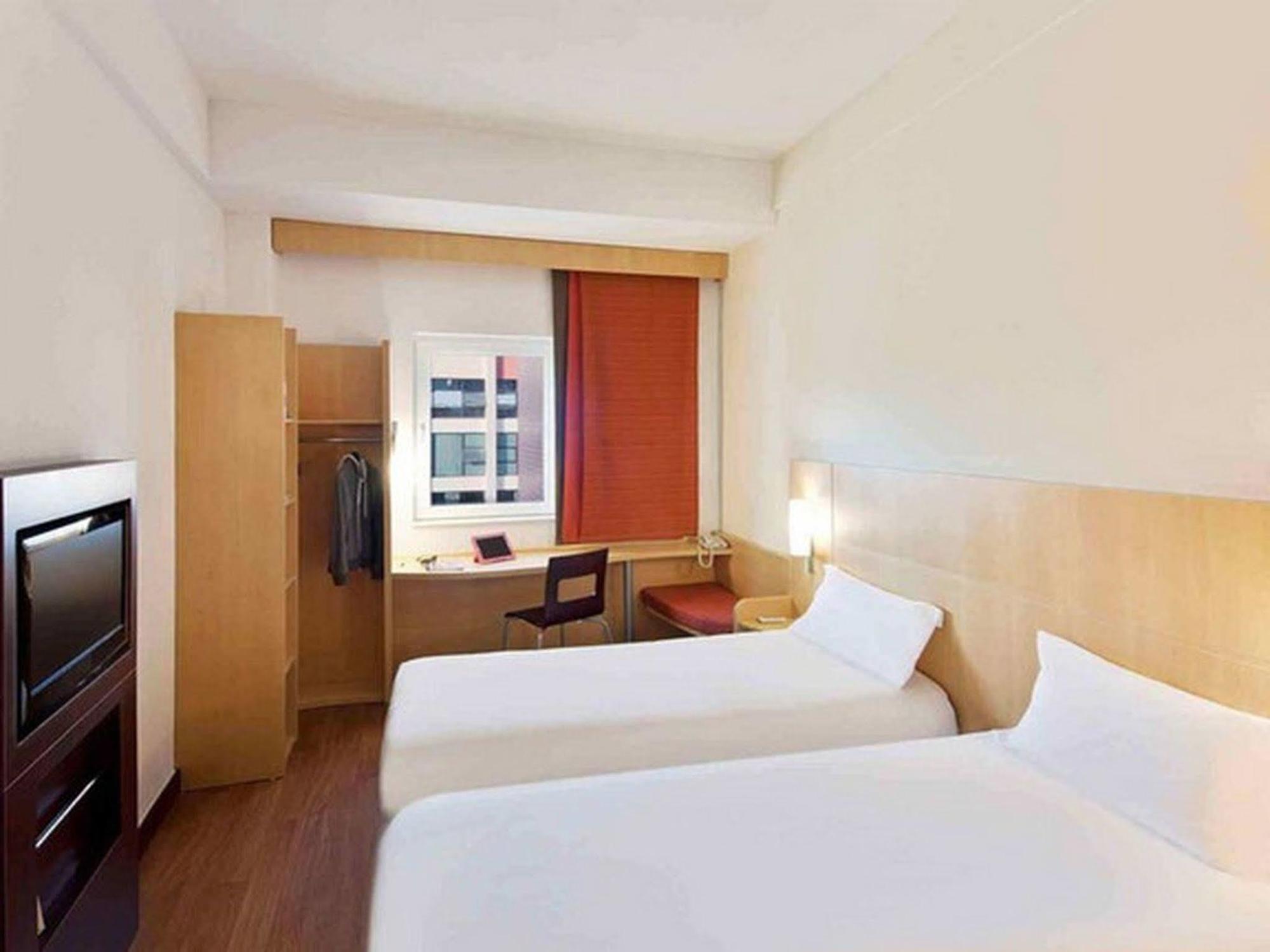 Ibis Ningbo Qianhu Plaza Hotel Eksteriør billede