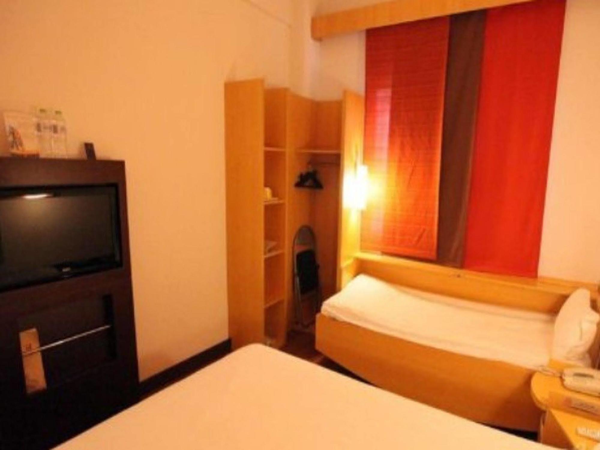 Ibis Ningbo Qianhu Plaza Hotel Eksteriør billede