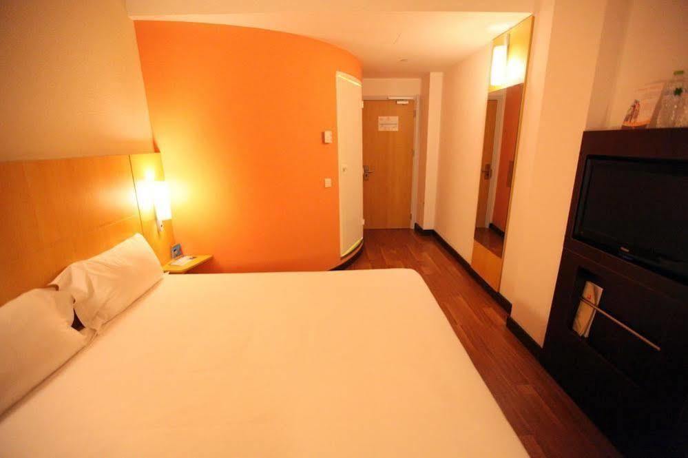Ibis Ningbo Qianhu Plaza Hotel Eksteriør billede