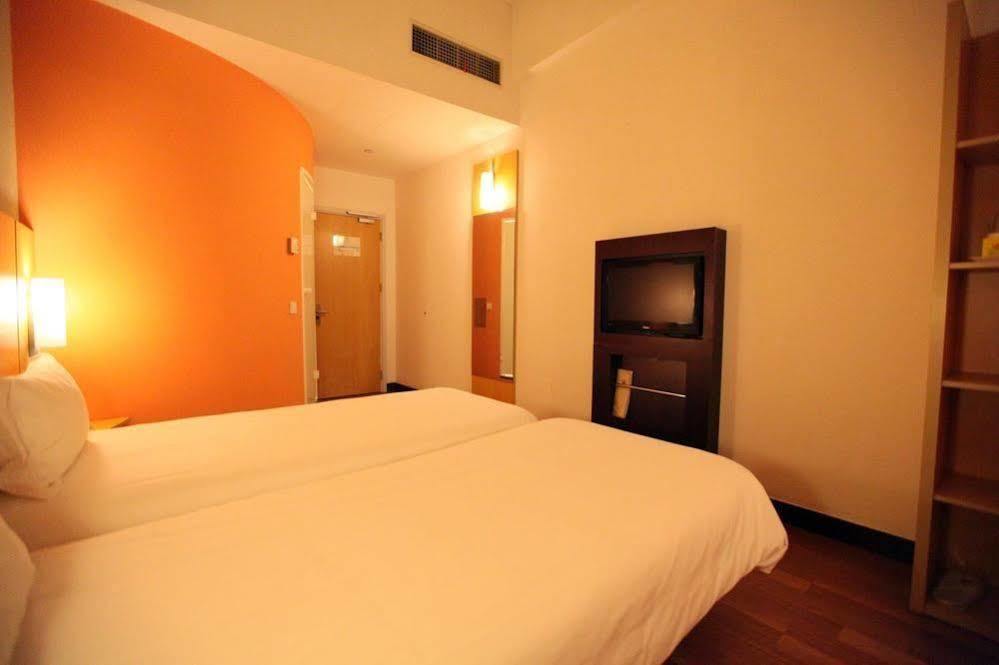 Ibis Ningbo Qianhu Plaza Hotel Eksteriør billede